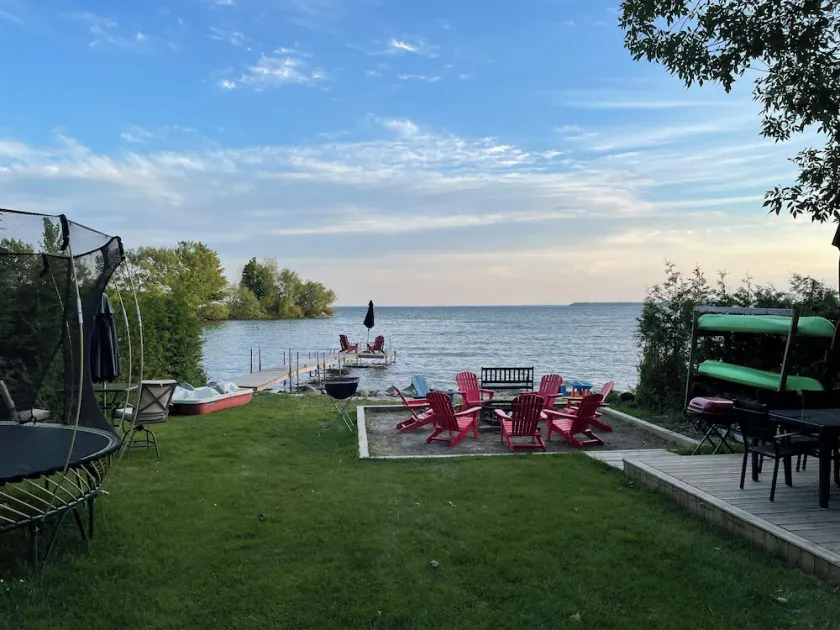 Swing Bridge Cottage on Lake Simcoe - Waterfront - Image 1