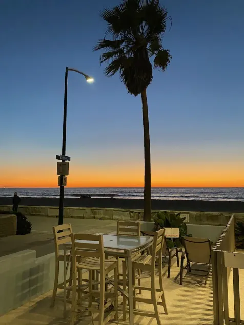 Ocean Front Condo On the Sand with Ocean View - Clean - Image 1