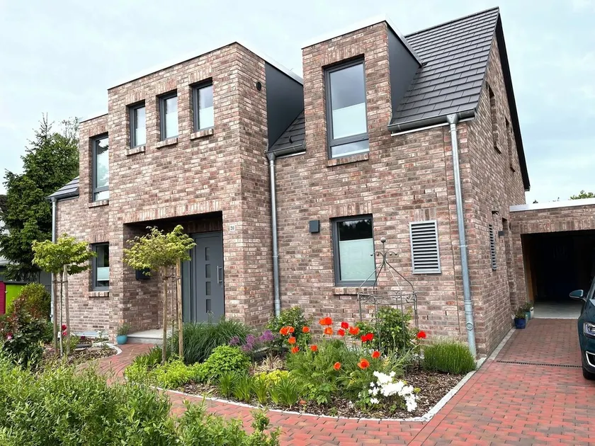 Modern holiday apartment with a large terrace and garden near Hamburg - Image 1