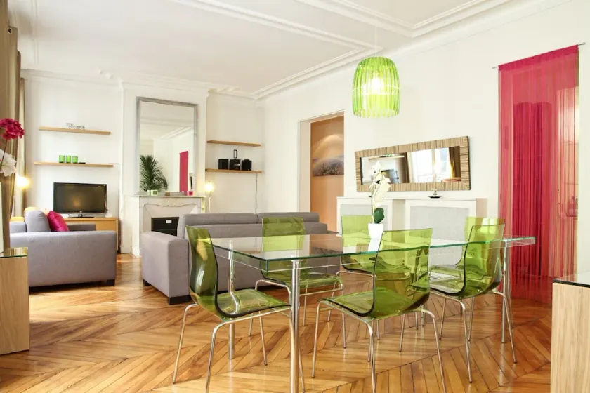 LUXURY SECURED SAINT GERMAIN DES PRES (2 BED, 968 Sqf, AIR CON 112 ANMELDELSER 4. 9/5) - Image 1