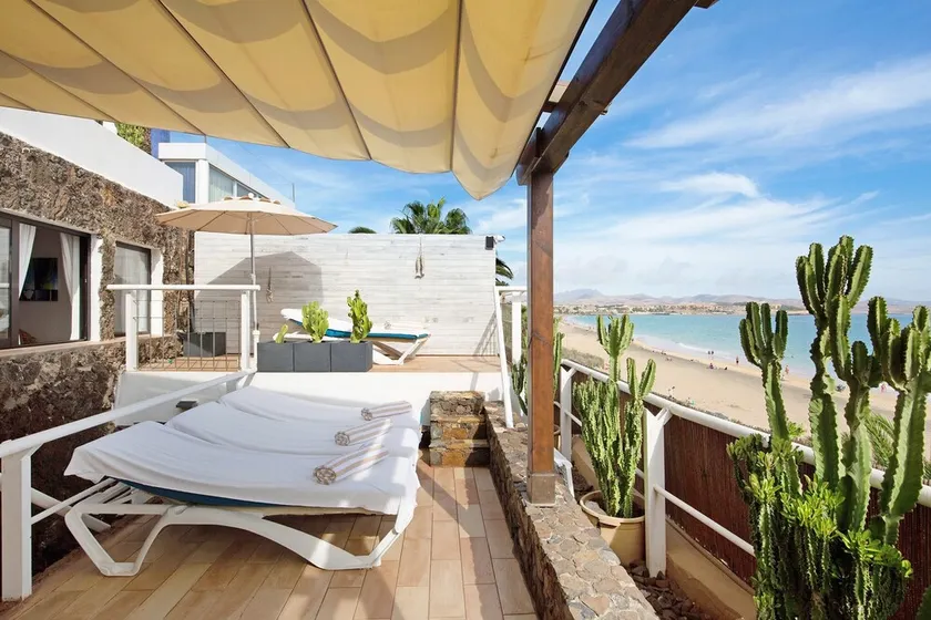 Holiday Home \"Torre 4\" with Sea View, Terrace & Wi-Fi - Image 1