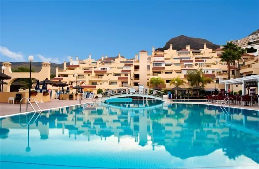Club La Costa at the Paradise Club - Image 1