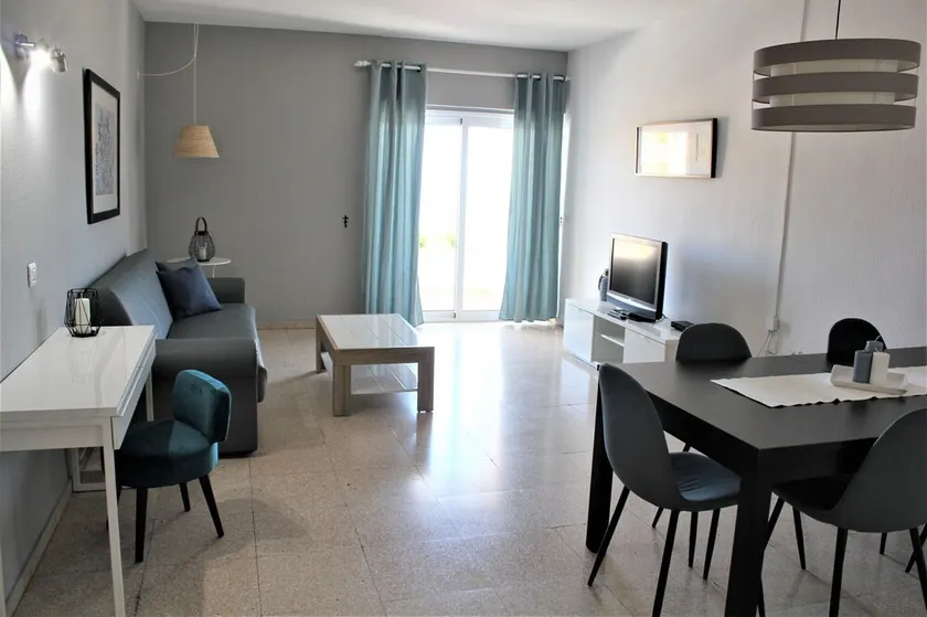 Apartamento con vistas, playa y WIFI - Image 1