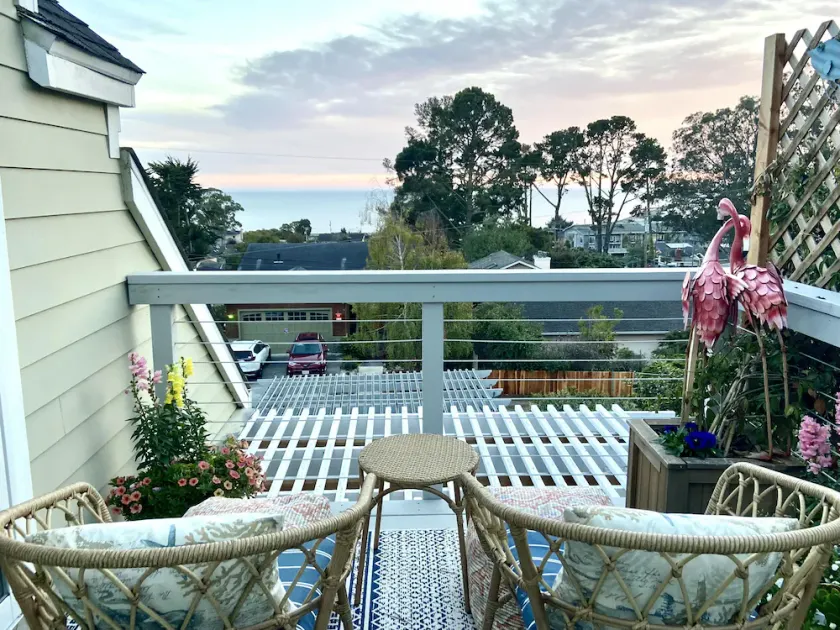 Oceanview Penthouse, Stylish & Walking to Beach - Image 1