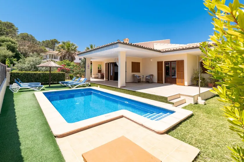 Villa mit 3 Schlafzimmern, mit privatem Pool und BBQ, Puerto Pollensa - Image 1