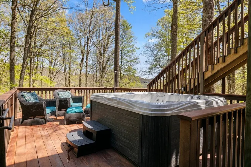 Hatley Ever After at Wolf Laurel Resort, Ski, Bike, Hike, Dine, App Trail access - Image 1