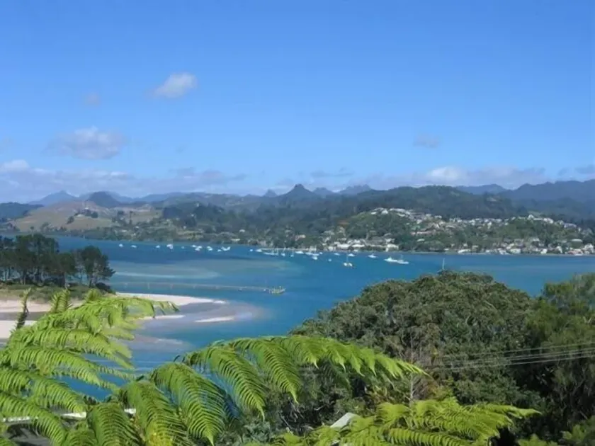 The Great Escape - Tairua Holiday Home - Image 1