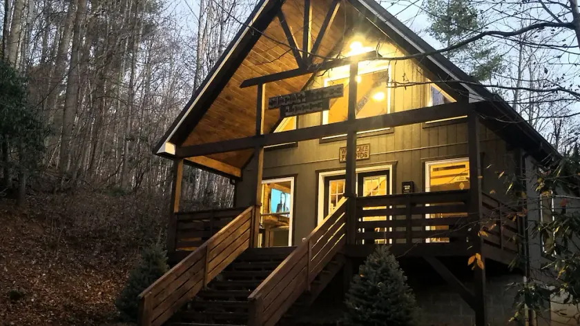 Sugar Tree Lodge - Secluded Cabin near West Jefferson, Boone and Blowing Rock - Image 1
