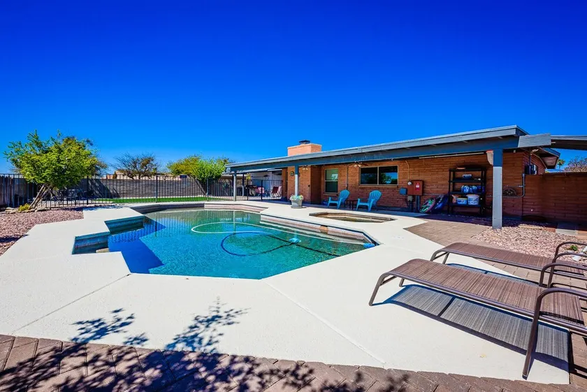 Peaceful And Quiet Getaway ~ Pool and Hot Tub ~ Wonderfully Comfortable! - Image 1