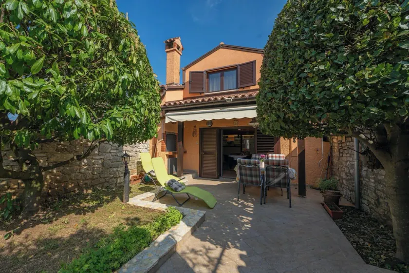 Holiday house Vesna * fenced garden, terrace with BBQ, free WiFi - Image 1
