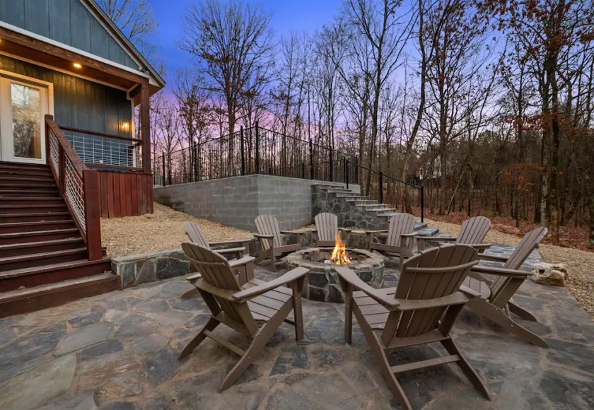 Private Heated Pool, Games, Hot Tub, Sleeps 18 - Image 1