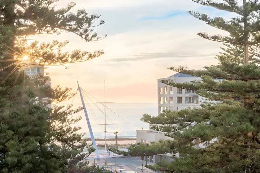 SUNSET GETAWAY GLENELG - Image 1