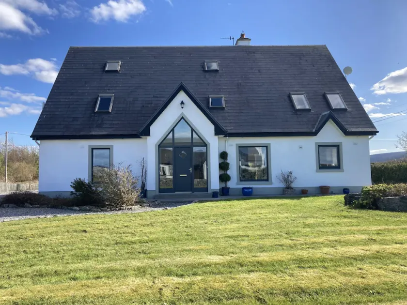 Luxurious 3250sq Ft Home Overlooking Galway Bay & the Burren with WiFi Sleeps 12 - Image 1