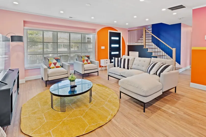 Stylishly Renovated 5-Bedroom Home in AC - Perfect for Groups and Families - Image 1