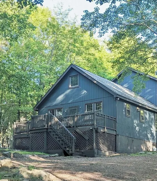 Charming Lake Harmony Chalet Cabin w/ King Bed, Close to Lake - Image 1