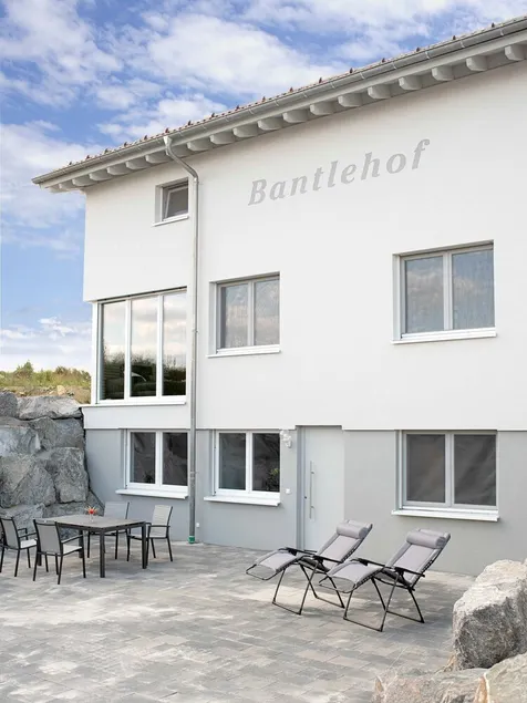 Apartamento 'Bantlehof' com vista para a montanha, terraço privado e acesso Wi-Fi - Image 1