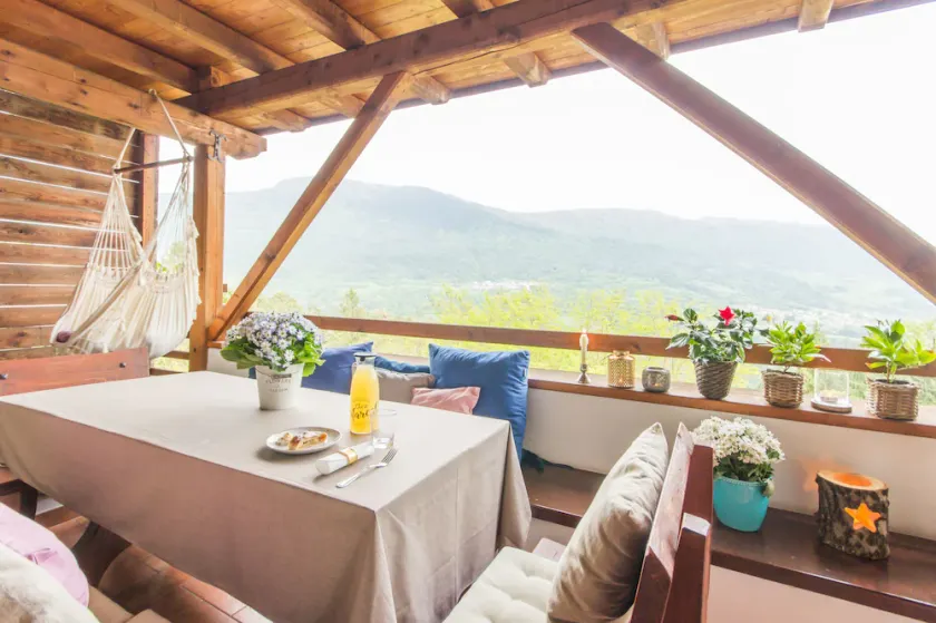 Maso Azzurro Chalet, affascinante fienile del '600 terrazze panoramiche camino. - Image 1