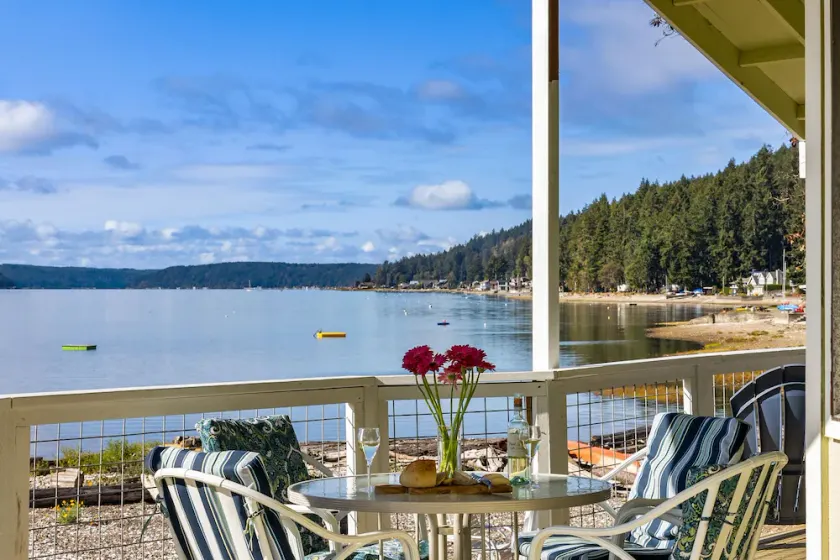 Hood Canal Beach house, Low bank waterfront,  enjoy nature from your deck - Image 1