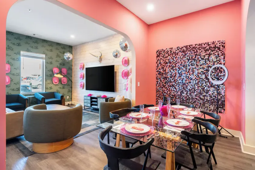 The Last Rodeo | Bachelorette Retreat | Sleeps 24 | 5 Mins to Broadway - Image 1
