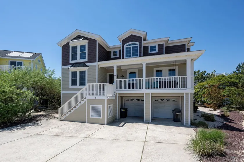 Beautiful, large home in Cape Shores! - Image 1