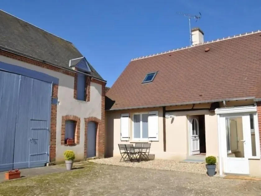 Cozy Cottage in Heart of Sologne - Near Shops, Hiking, Fishing, Historical Sites - Image 1
