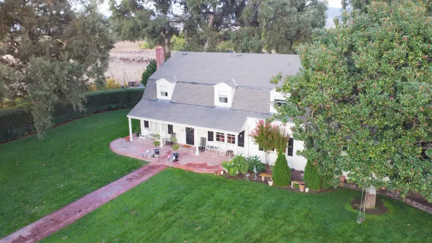 Grand Farmhouse • Hot Tub • Heated Pool • Bocce • Pickle Ball - Image 1