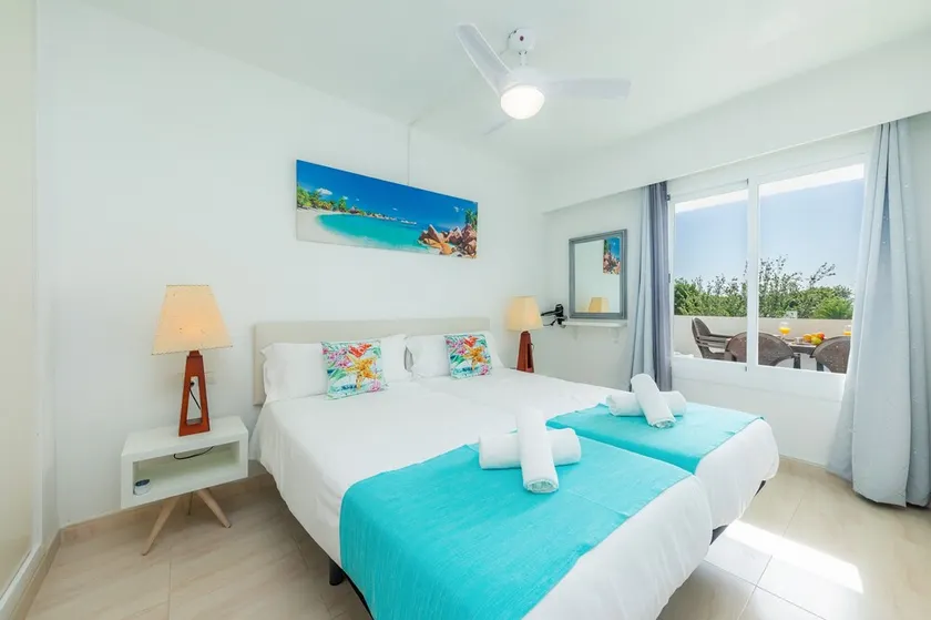 Ferienwohnung „Alcudia Sea“ mit großem Balkon, Poolblick und WLAN (Home Office) - Image 1