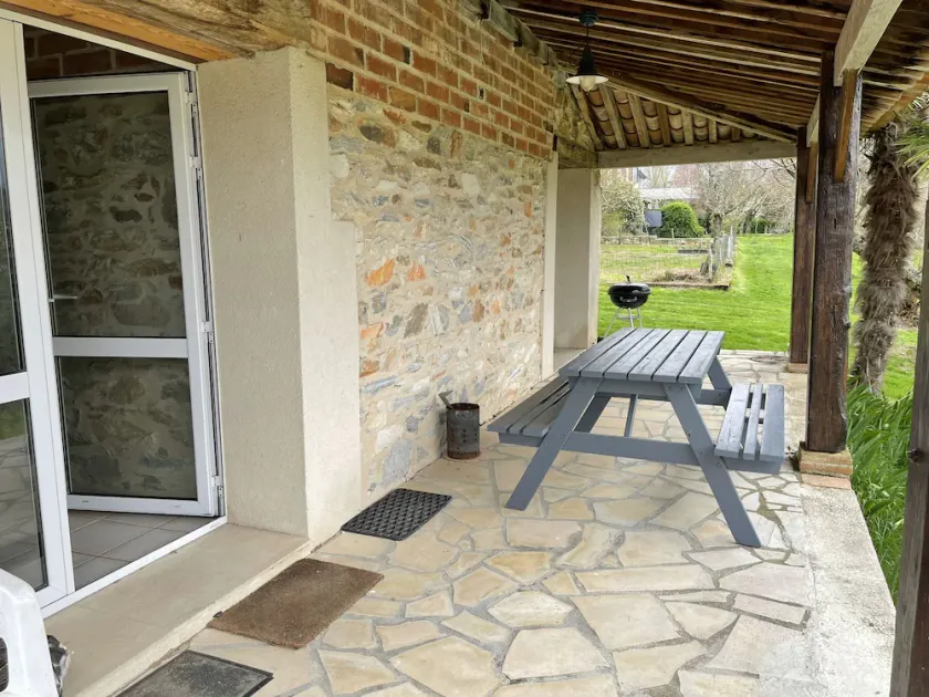 Pretty stone cottage - Image 1