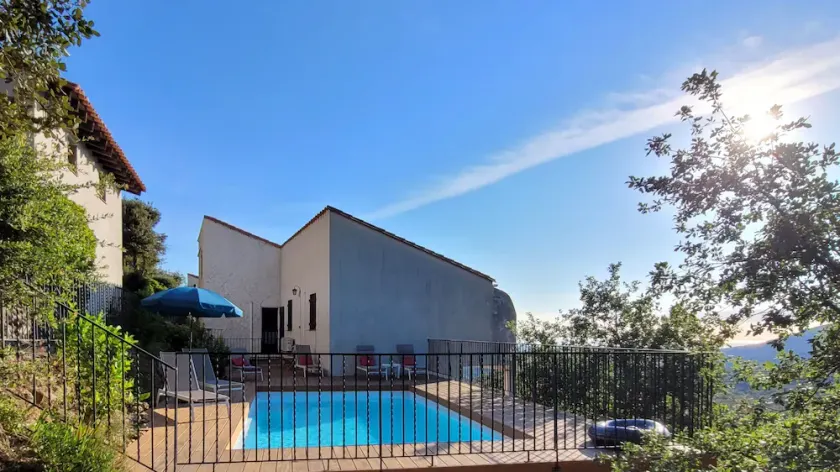 Villa with pool and breathtaking sea and mountain views in a peaceful location - Image 1