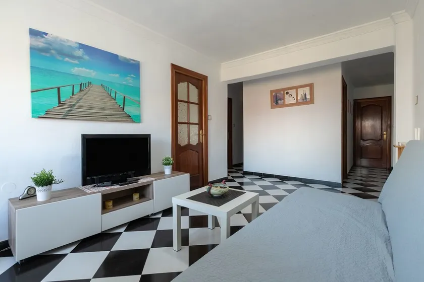 Holiday Apartment \"Fantástico Apartamento Vacaciones\" with A/C & Wi-Fi - Image 1