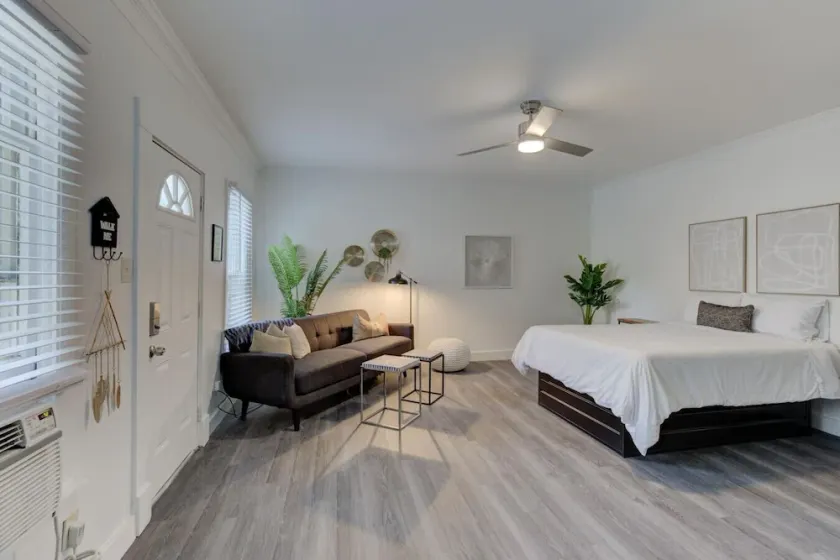 Stunning Memphis` Neighborhood-Guest House Retreat - Image 1