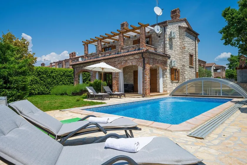 Villa Wish with heated pool - Image 1