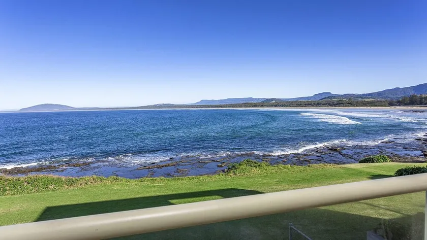 Dambreezy - Water Views - Image 1
