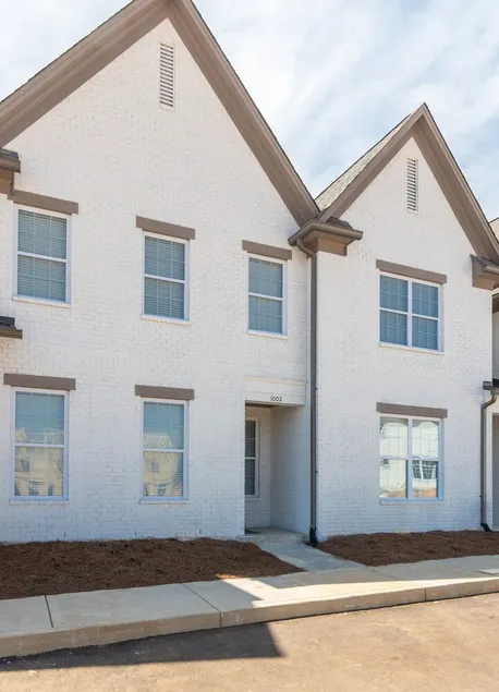 NEW 3 BDR Luxury Townhome in Oxford - 5 Minutes to the Square and the University - Image 1