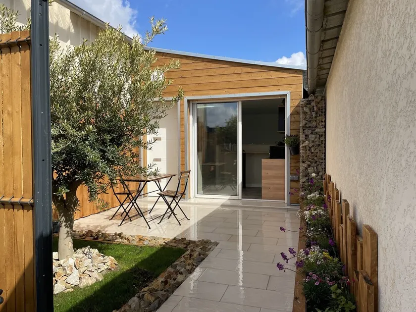 Guest Housse with a terrace - Image 1