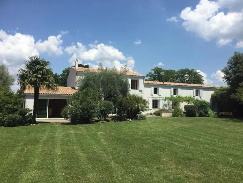 Belle Villa - Image 1
