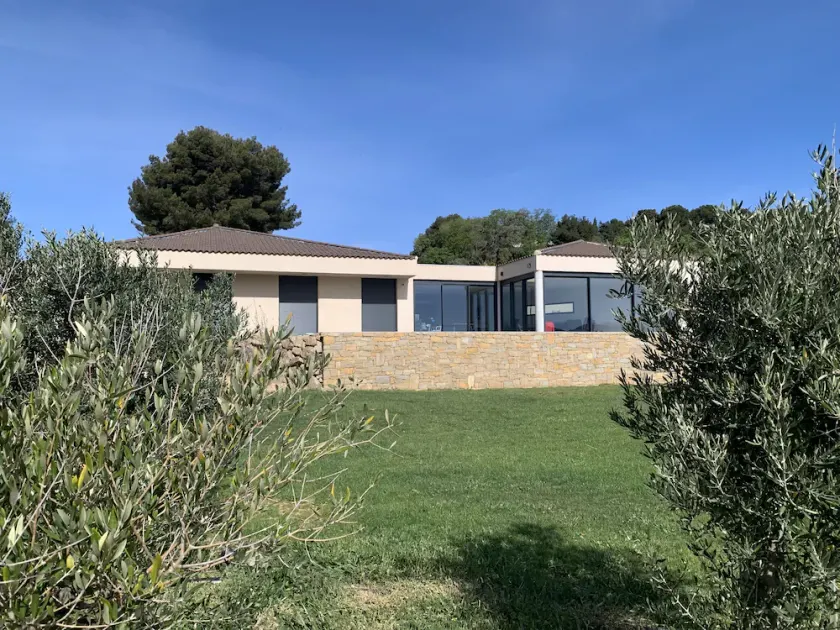 Contemporary villa - 15 M swimming pool - large garden - Image 1