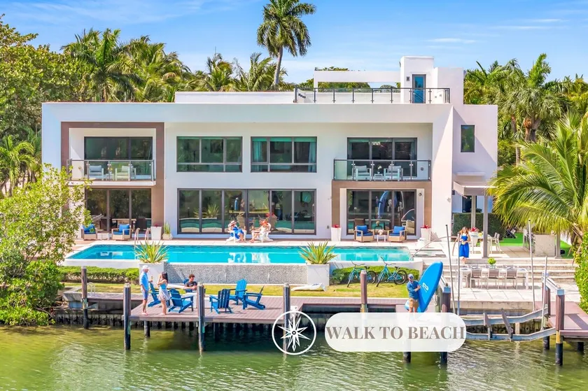 Waterfront Masterpiece Villa Grand Heated Pool Seabreeze Key - Image 1