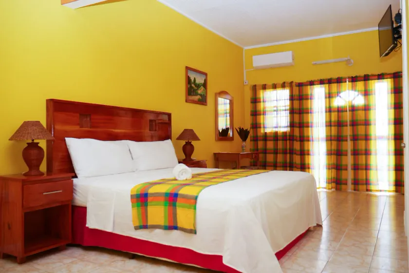 Close proximity to the International Airport and Sandy Beaches - Image 1
