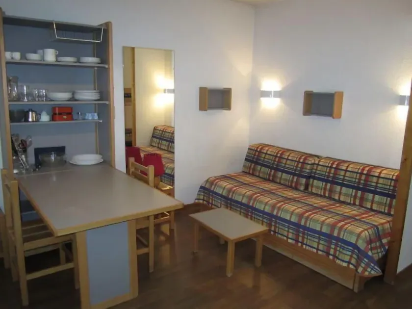 200m from ski lifts, 3rd floor, balcony, tv, 28m², Brides Les Bains - Image 1