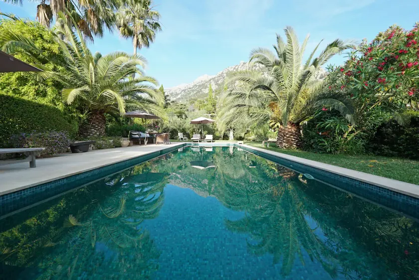 Stylish mansion in an enchanting garden in Biniaraix for 10 people - Image 1