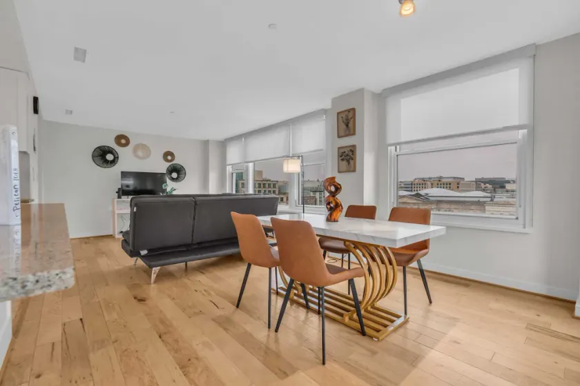 2 BR Fully Furnished Apartment at Penn Quarters - Surrounded by Best Restaurants - Image 1