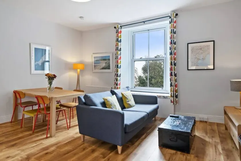 Pendennis - Bright Victorian flat, sea views, close to beach - Image 1