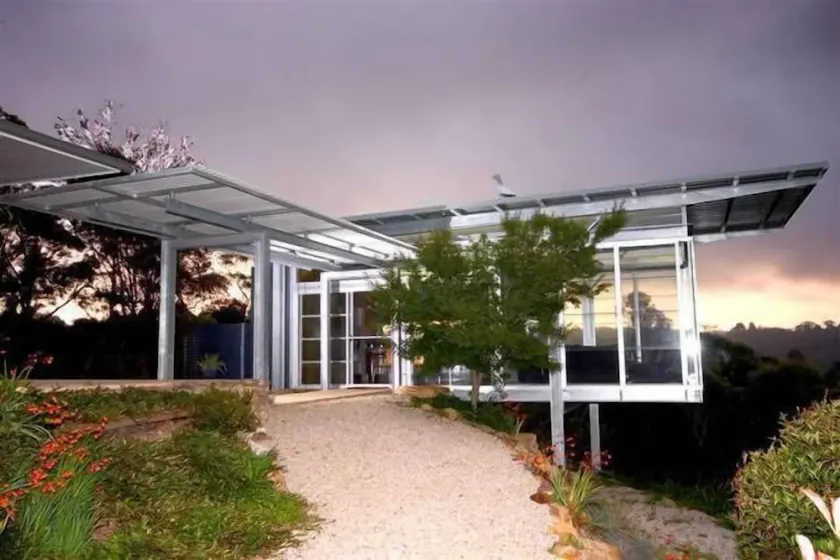 HayView at Leura: Views! Bespoke Stylish Adult Retreat with Stunning Views - Image 1