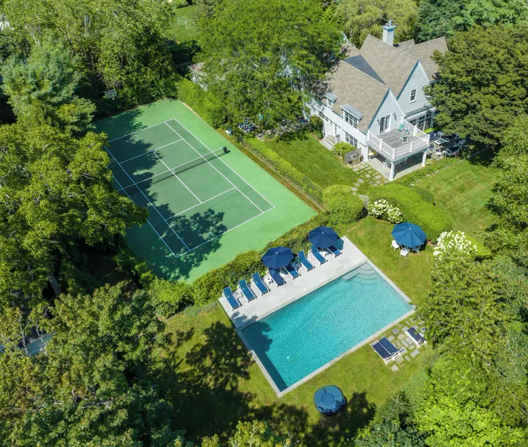 Bedøvelse House: Tennis & Pool i Southampton Estate sektion - Image 1
