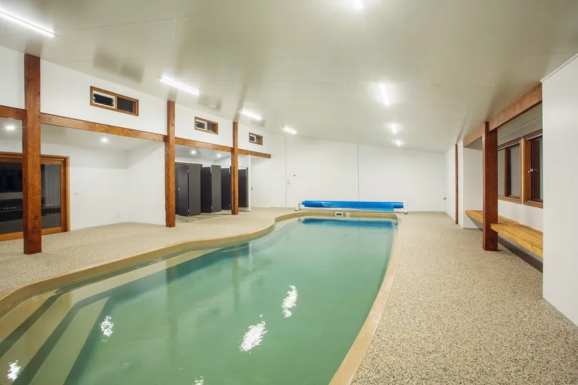 Casa de vacaciones en Phillip Island: piscina cubierta climatizada y spa al aire libre, cerca de la playa - Image 1