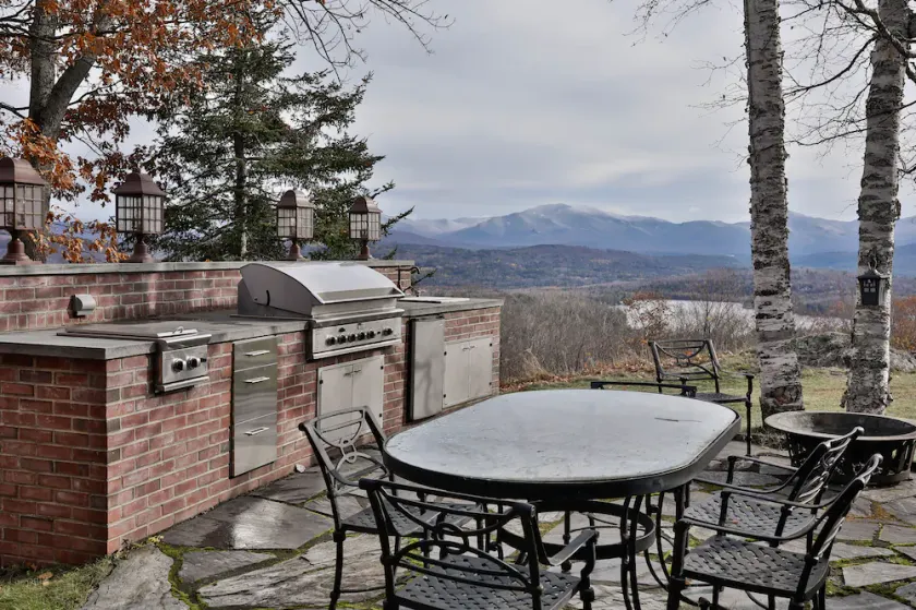 Unmatched Panoramic Views of the White Mountains - Image 1