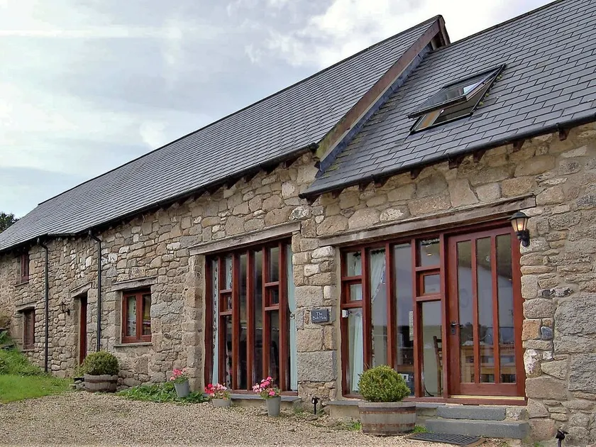 THE BOLTHOLE, family friendly, country holiday cottage in Throwleigh - Image 1