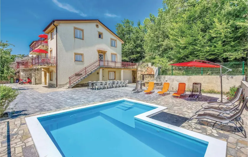 2 Bedroom Nice Apartment In Grizane - Image 1