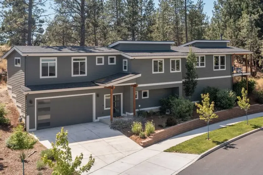 Sweet Pea Retreat | New | Luxury | Pet OK - Image 1